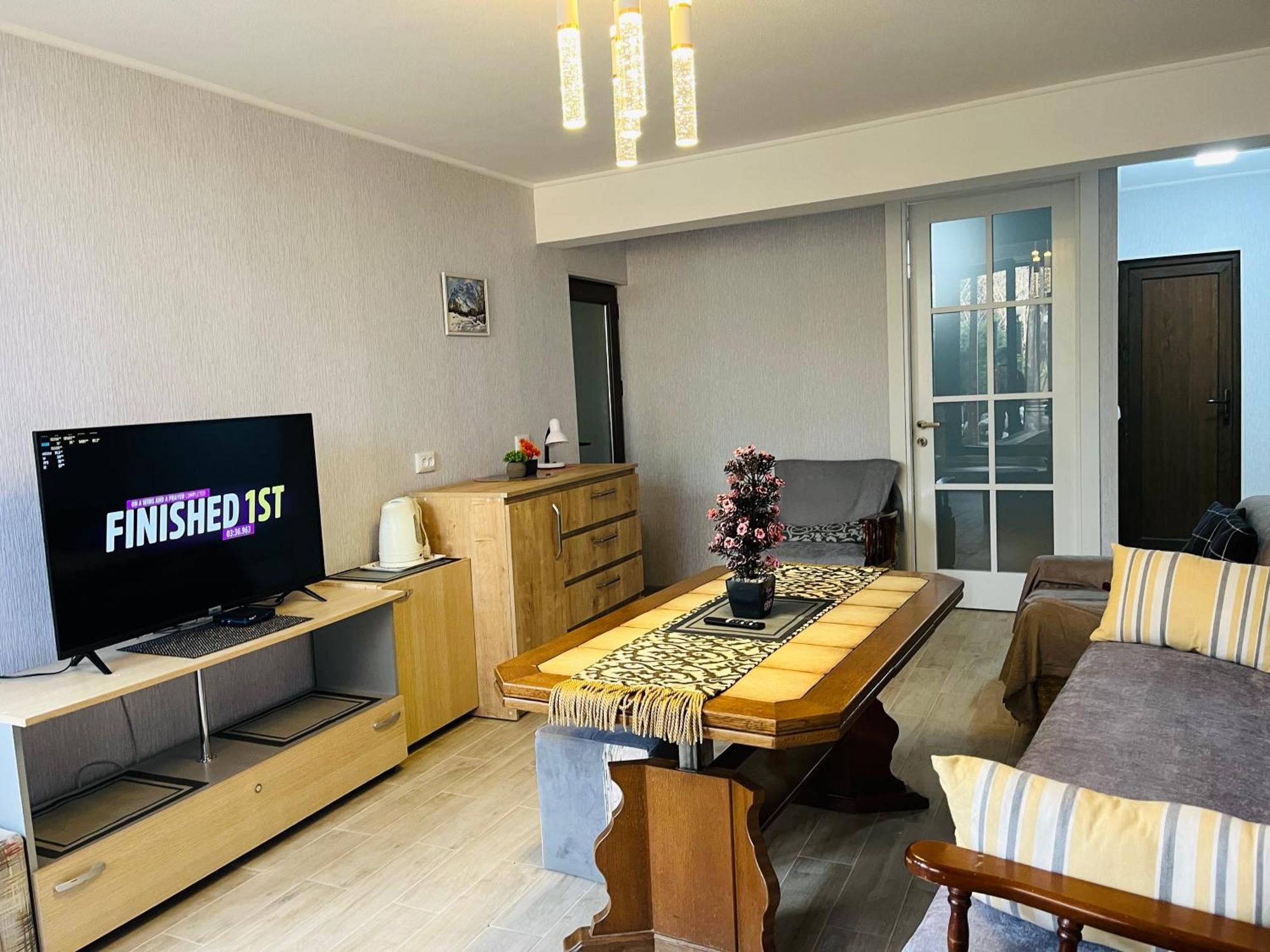 Guest House Poligloti Telawi Exterior foto