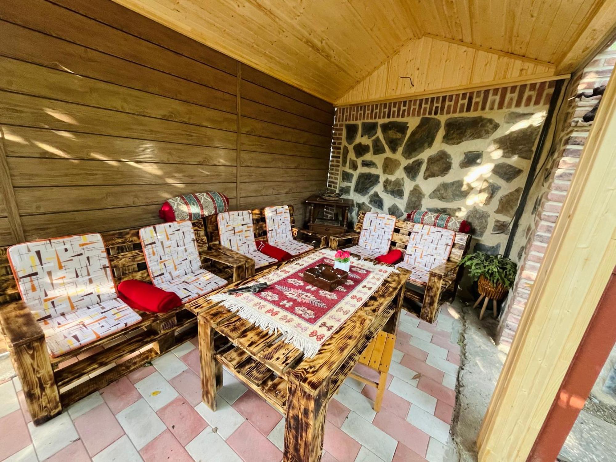 Guest House Poligloti Telawi Exterior foto