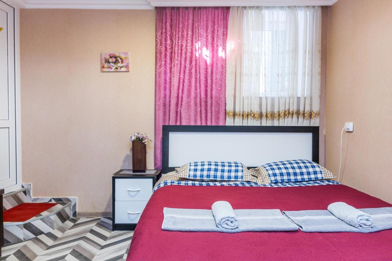 Guest House Poligloti Telawi Exterior foto